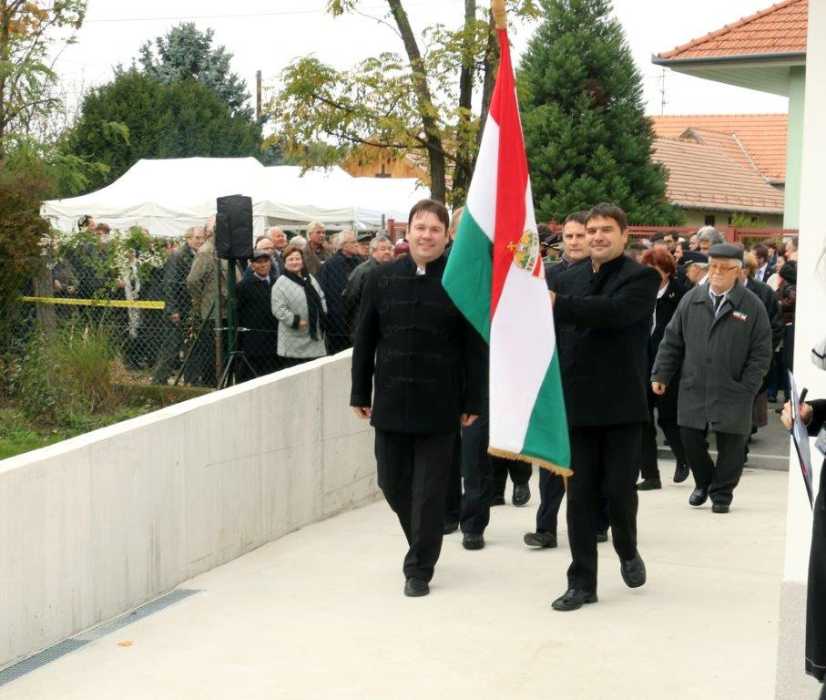 24612212 7b1e8e1b154253fa6aee3ba69f2f4996 xl