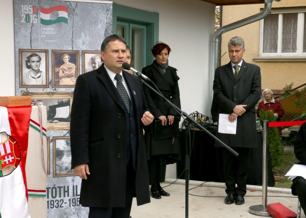 24612246 e980a64a68812f95a8b6ad1c223166b0 xl