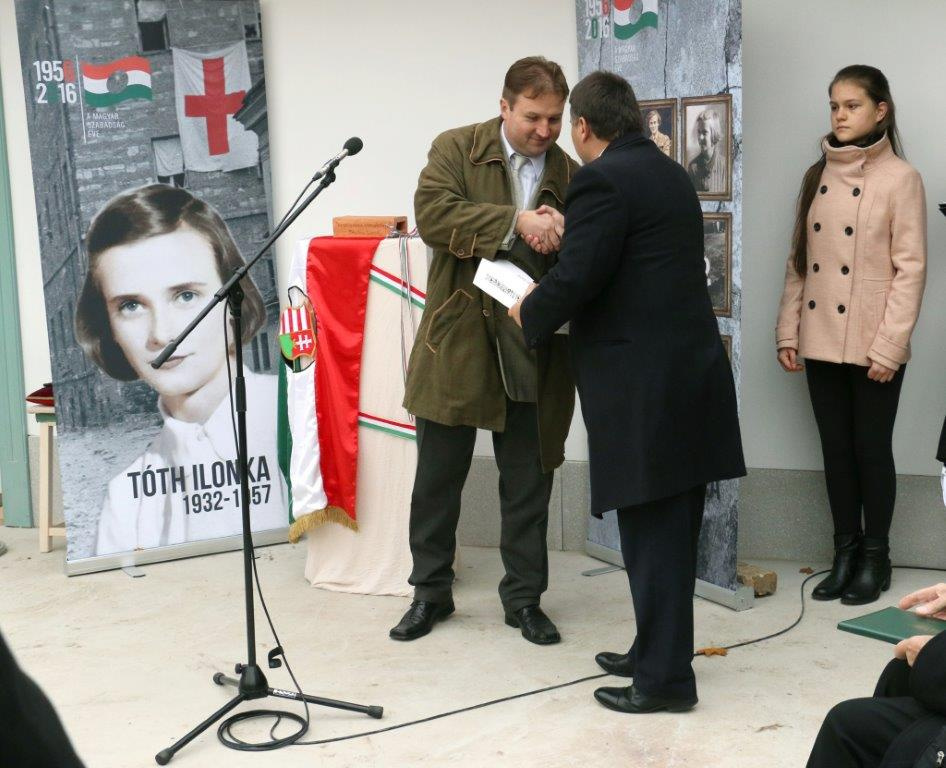 24612308 8dce8c9ccf31140ab868dc6a874124ee xl