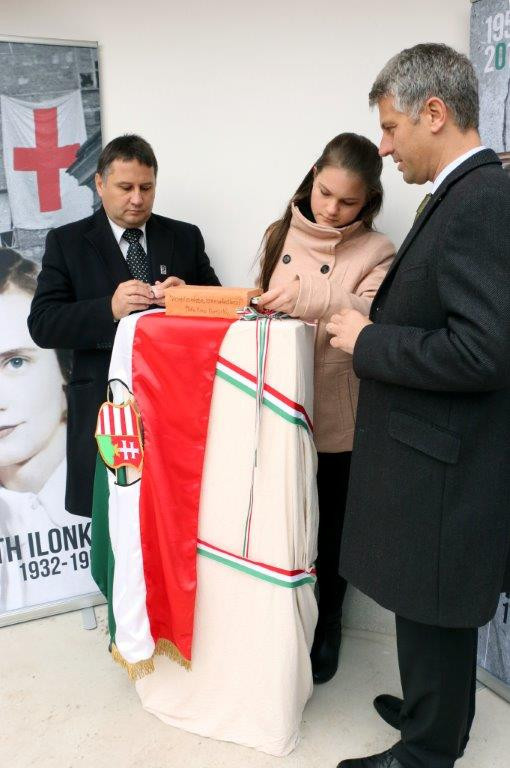 24612332 9fb84e39f211e8dafa2c8caa83db1887 l