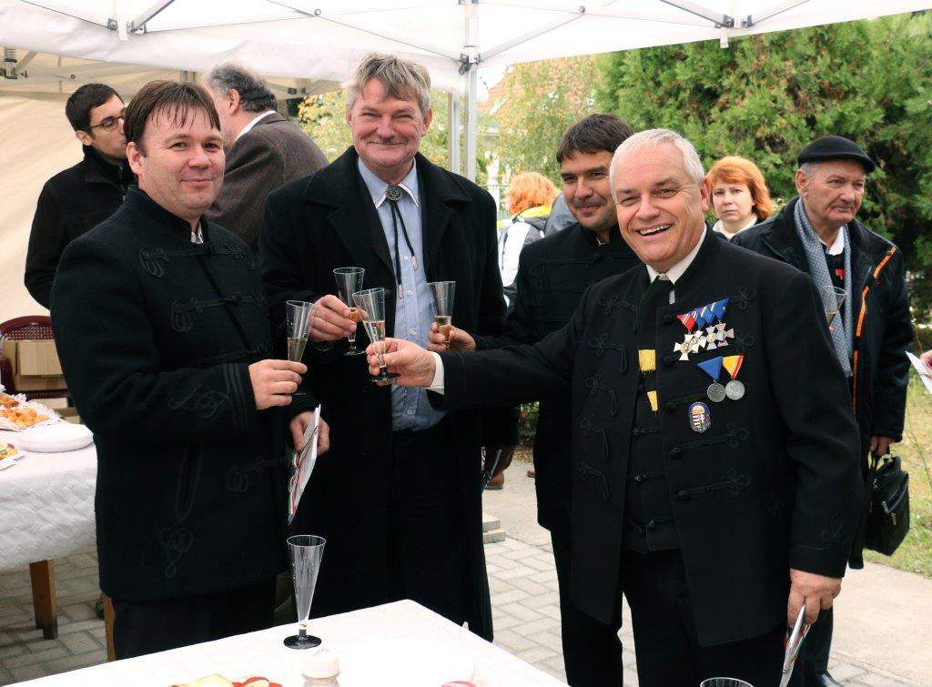 24612388 83f5bffda3aa331a2723d34baf4085a0 xl